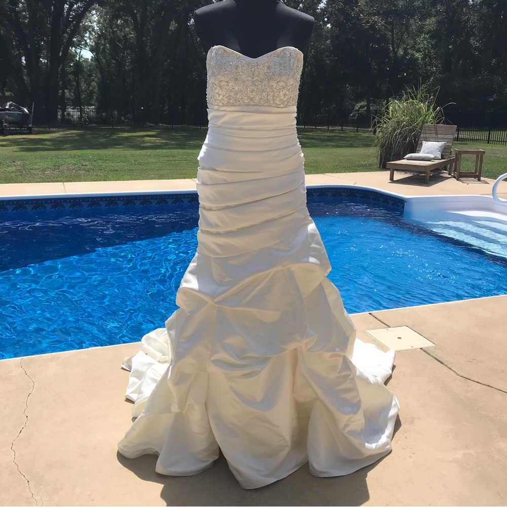 Eden Bridal Wedding Gown Size 12